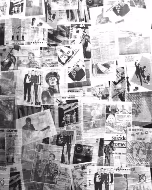 Mur d'affiches de l’ENTPE reproduites à l'occasion de l’exposition Lyon capitale du rock à la BmL